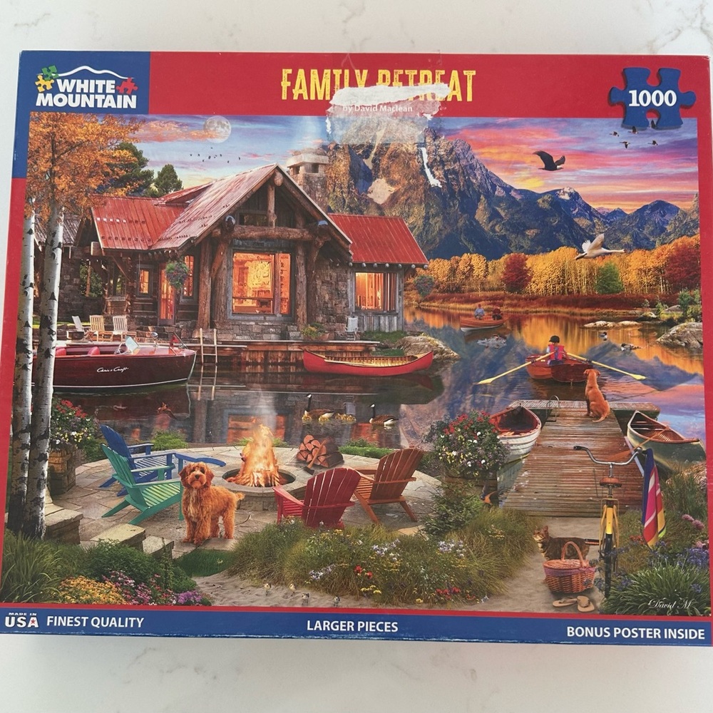 White Mountain “Family Retreat”Jigsaw Puzzle - 1000 Pieces